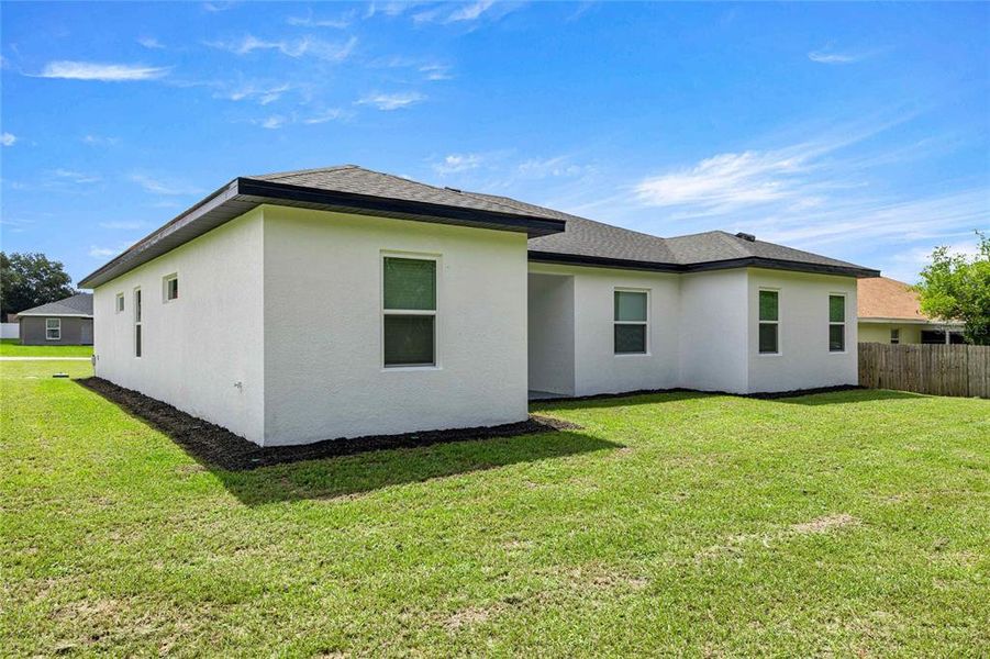 Exterior details and patio area of a home in , Ocala (Image 4).