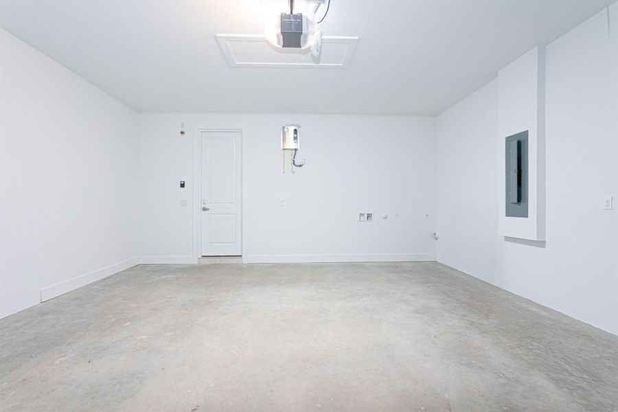 Spacious, unfurnished interior of a new home in , Jupiter (Image 26).