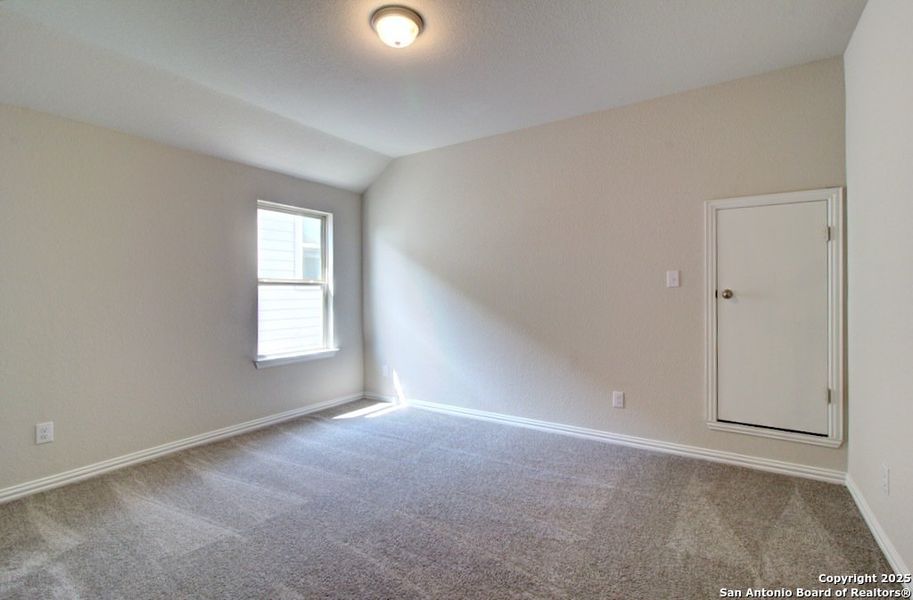 Spacious, unfurnished interior of a new home in , New Braunfels (Image 21).