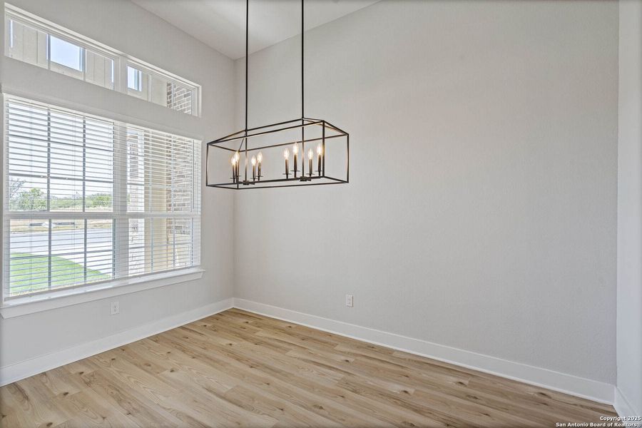 Spacious, unfurnished interior of a new home in Potranco West, Castroville (Image 10).