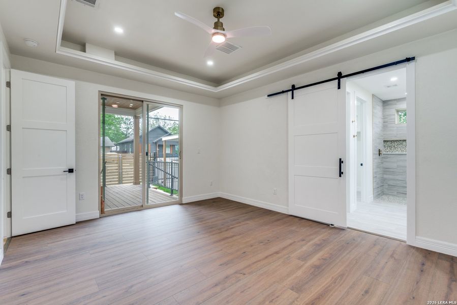 Spacious, unfurnished interior of a new home in , San Antonio (Image 15).