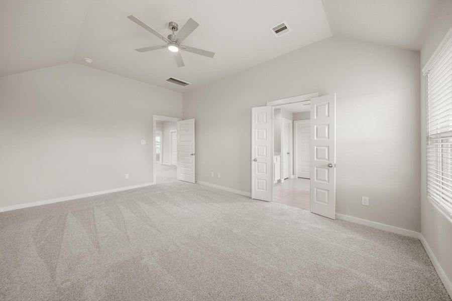 Spacious, unfurnished interior of a new home in Grand Oaks Village, Houston (Image 18). Spacious, unfurnished interior of a new home in Grand Oaks Village, Houston (Image 18).