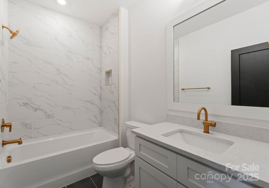 Image 21 of a home in .