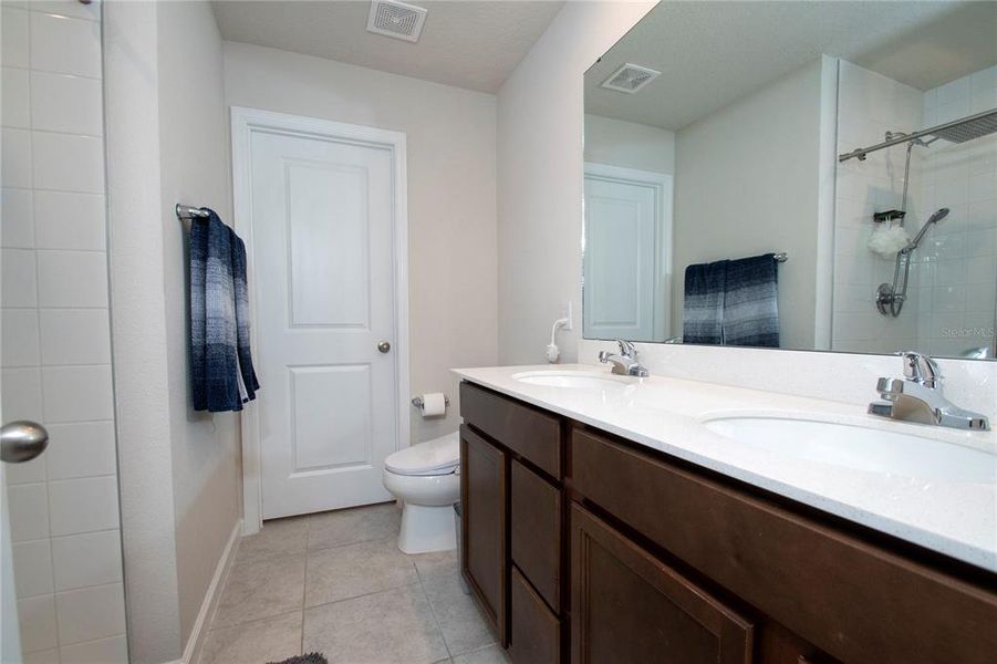 Furnished interior view inside a new home in , Bradenton (Image 17).