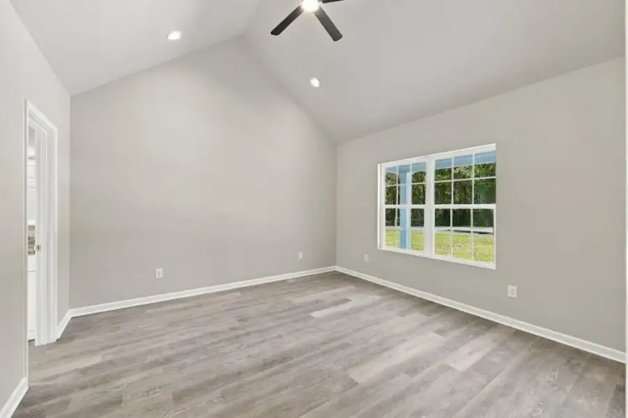Spacious, unfurnished interior of a new home in , Lula (Image 34).