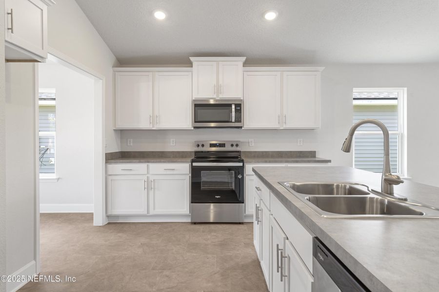 Furnished interior view inside a new home in Summerglen, Jacksonville (Image 10).