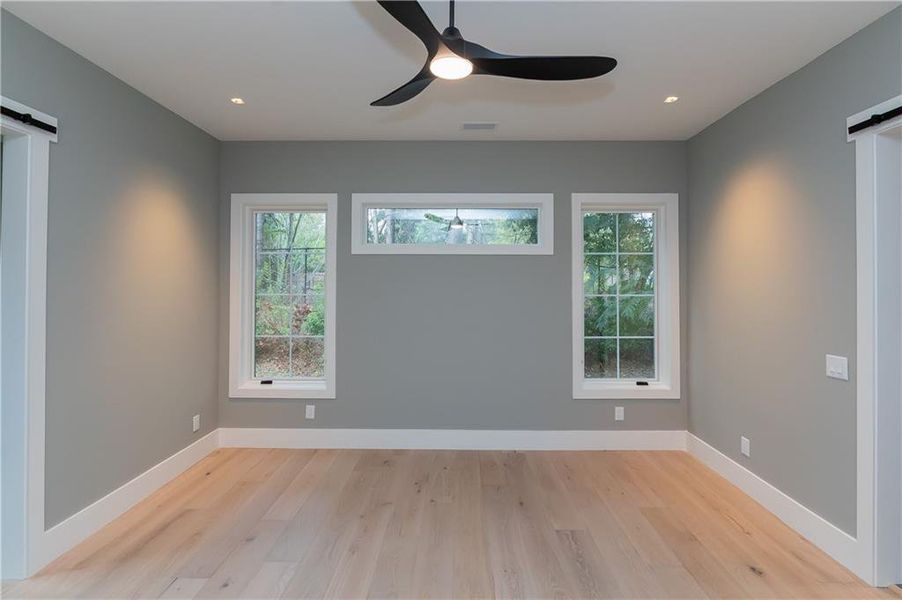 Spacious, unfurnished interior of a new home in , Marietta (Image 27).