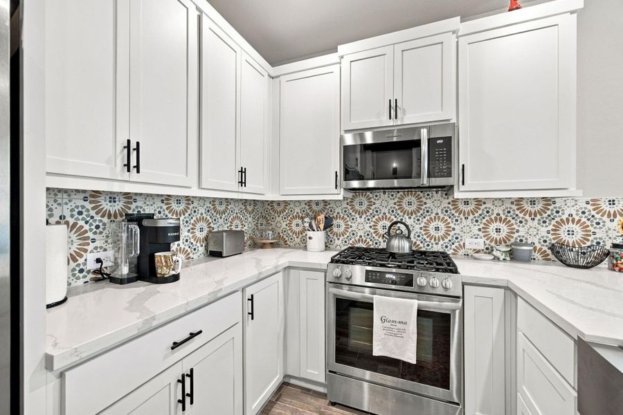 Furnished interior view inside a new home in , Tomball (Image 41).