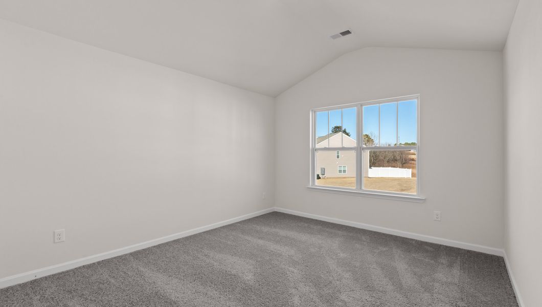 Spacious, unfurnished interior of a new home in Tanglewood Townes, Greenville (Image 19).