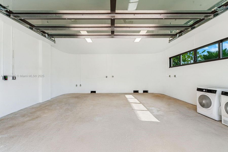 Spacious, unfurnished interior of a new home in , Miami Beach (Image 24). Spacious, unfurnished interior of a new home in , Miami Beach (Image 24).