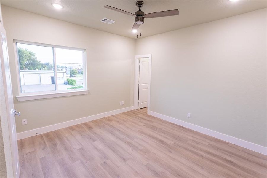 Spacious, unfurnished interior of a new home in , Fort Worth (Image 26).