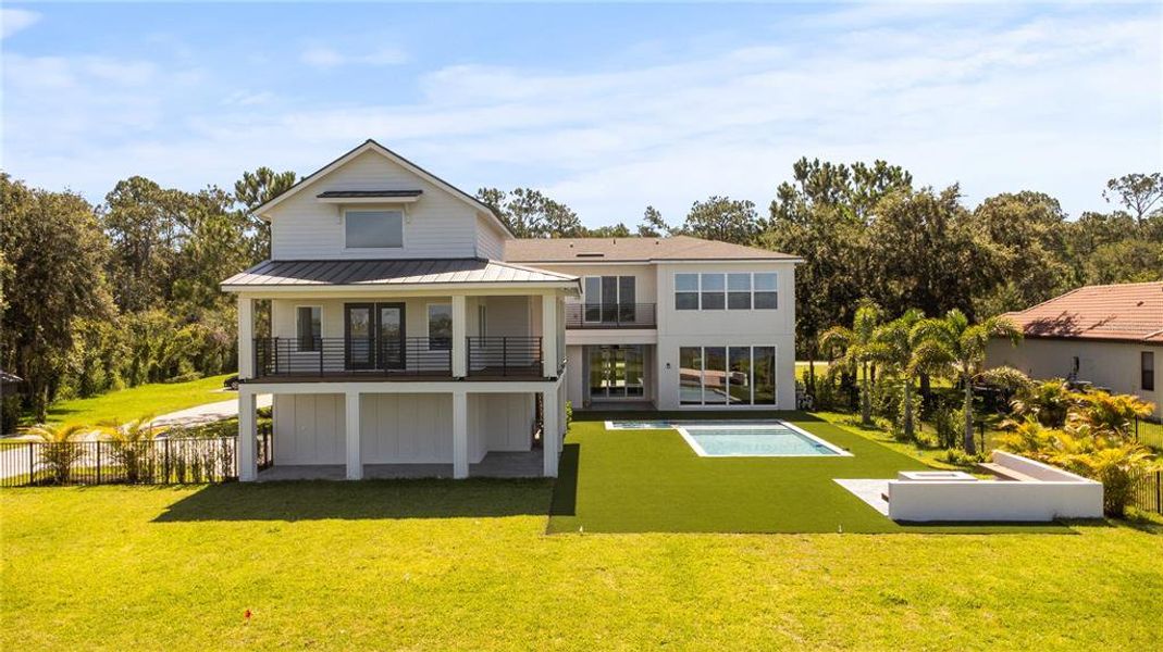 Exterior details and patio area of a home in Windermere, Windermere (Image 3).
