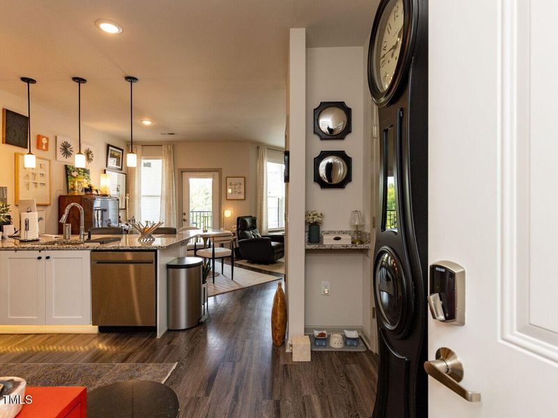 001-1280x960-foyer-entry 001-1280x960-foyer-entry