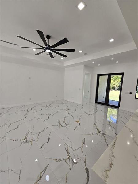 Spacious, unfurnished interior of a new home in , Tampa (Image 19).
