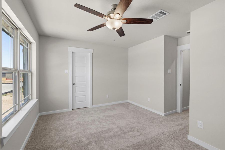 Spacious, unfurnished interior of a new home in Trinity Grove, Spring (Image 15).