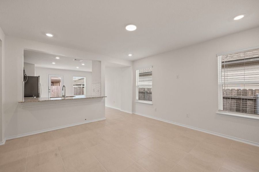 Spacious, unfurnished interior of a new home in Sonterra - Cool Water, Jarrell (Image 11).