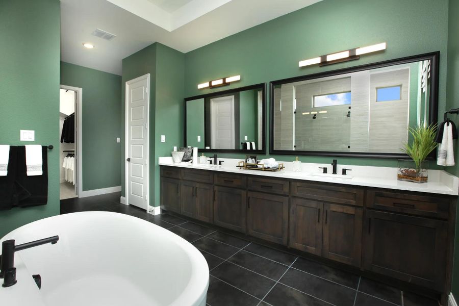 The Oakley III Primary Bath