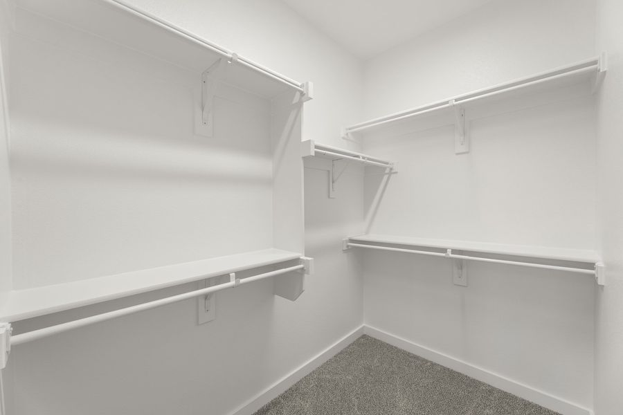 Spacious, unfurnished interior of a new home in Ten Mile Creek, Celina (Image 19).