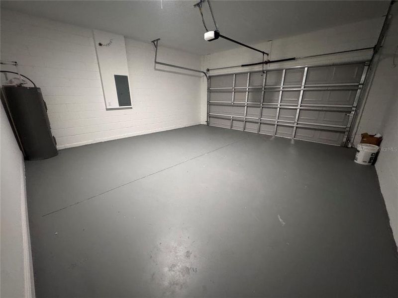 Spacious, unfurnished interior of a new home in , Ocala (Image 25).