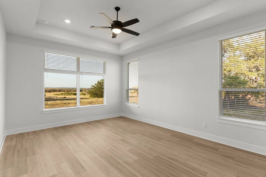 Spacious, unfurnished interior of a new home in Feathergrass, Florence (Image 26).