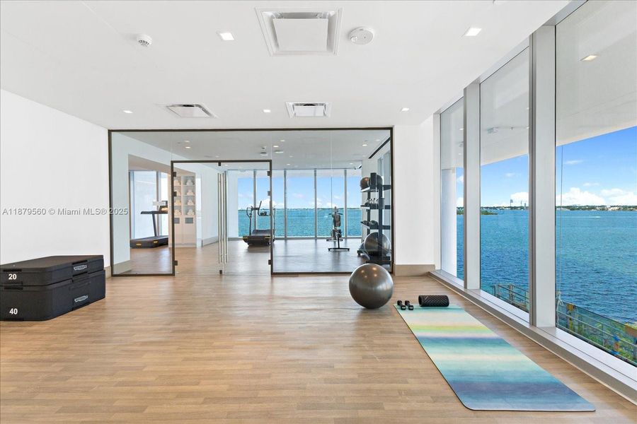 Spacious, unfurnished interior of a new home in , Miami (Image 11).
