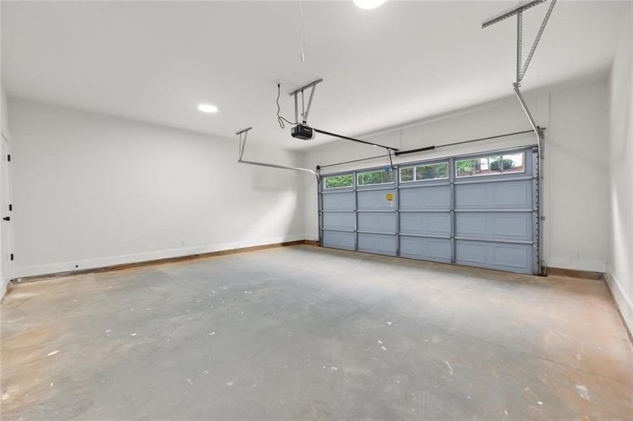 Spacious, unfurnished interior of a new home in , Gainesville (Image 39). Spacious, unfurnished interior of a new home in , Gainesville (Image 39).