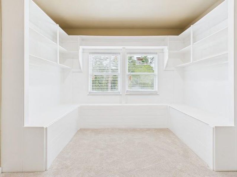 Spacious, unfurnished interior of a new home in , Athens (Image 36). Spacious, unfurnished interior of a new home in , Athens (Image 36).