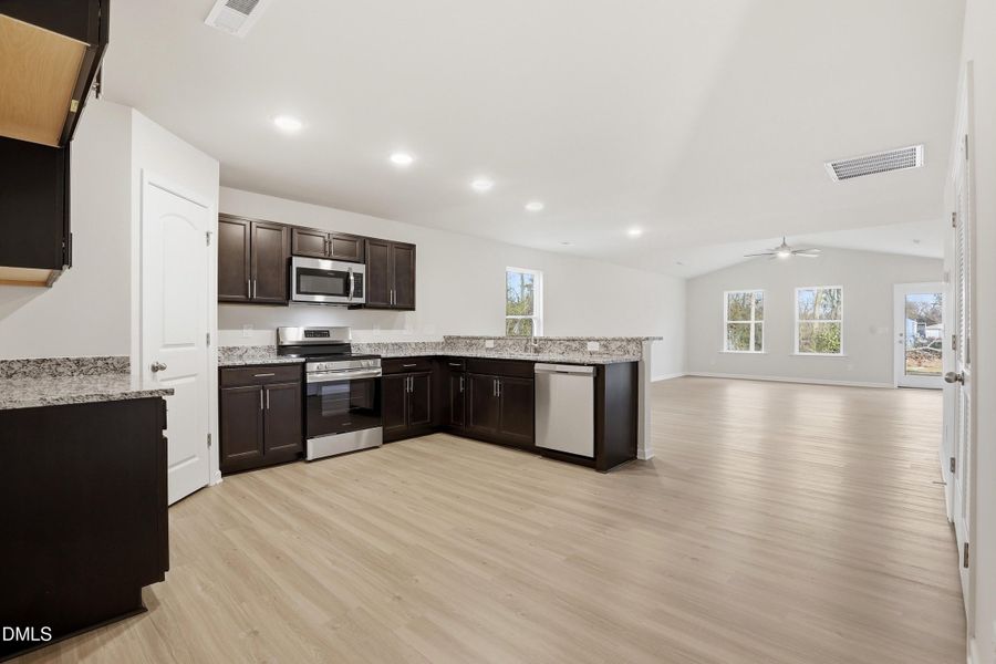 07-202 Streamlet Dr-7