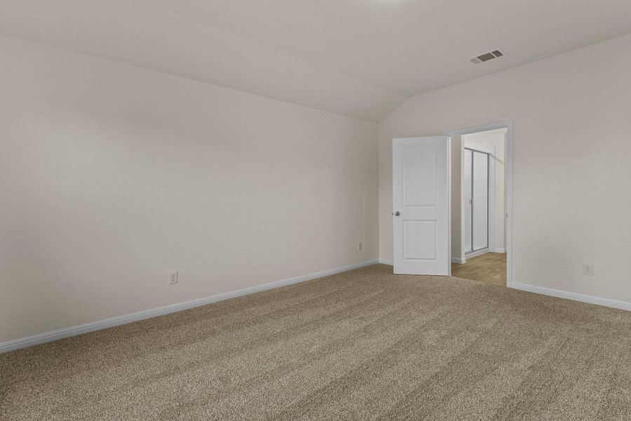 Spacious, unfurnished interior of a new home in Trace, San Marcos (Image 10).