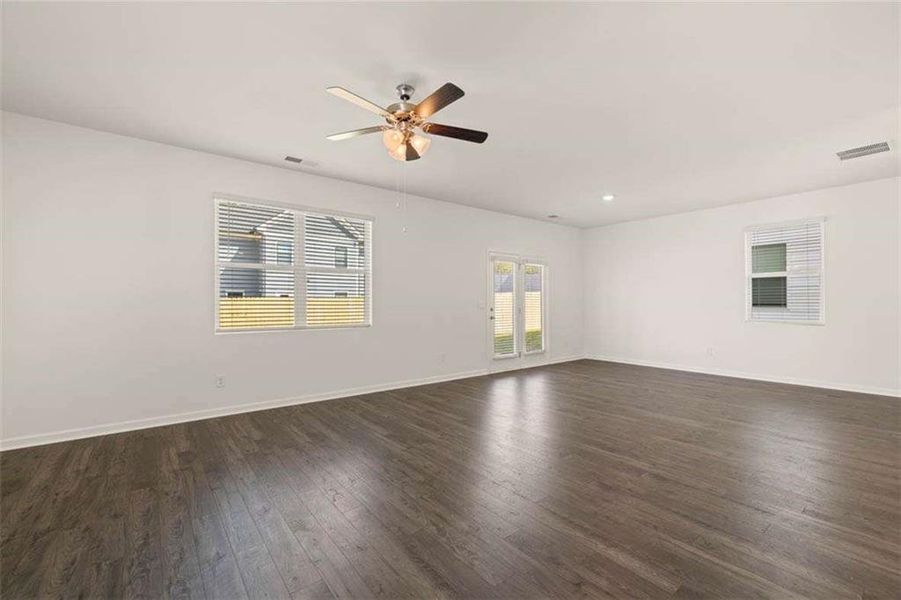 Spacious, unfurnished interior of a new home in Shoal Creek, Hampton (Image 12).