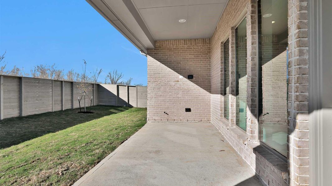 Exterior details and patio area of a home in Legacy, League City (Image 3).