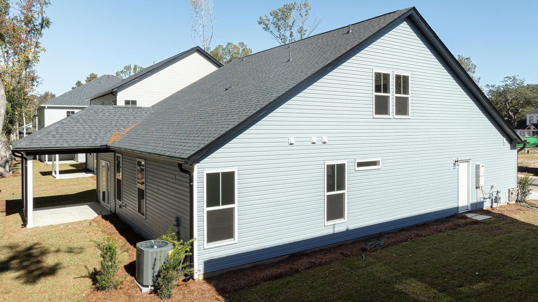 Exterior details and patio area of a home in Creek Pointe, Moncks Corner (Image 3).