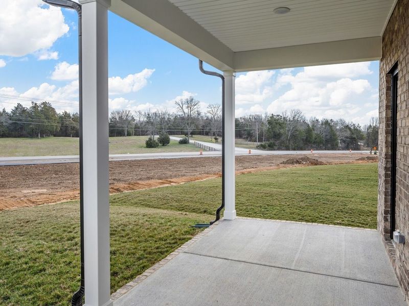 Exterior details and patio area of a home in Benders Cove, Mount Juliet (Image 4).