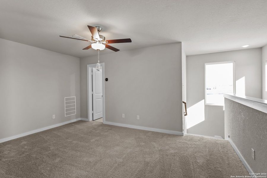 Spacious, unfurnished interior of a new home in Garden Grove, San Antonio (Image 24).