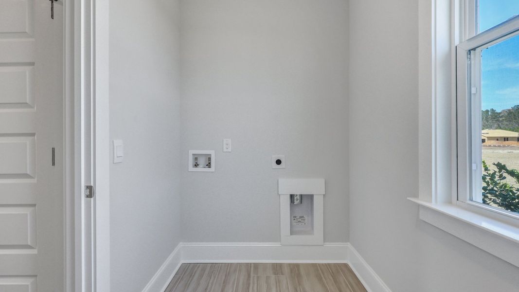Spacious, unfurnished interior of a new home in Shell Pointe, Gilbert (Image 14). Spacious, unfurnished interior of a new home in Shell Pointe, Gilbert (Image 14).