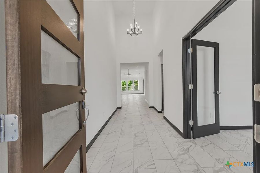 Spacious, unfurnished interior of a new home in Heritage Oaks, Killeen (Image 33).