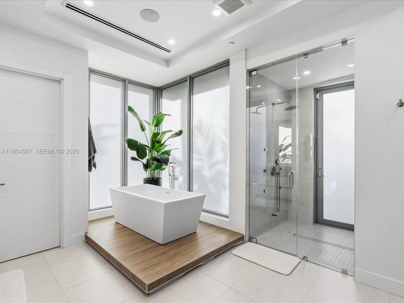 Furnished interior view inside a new home in , Plantation (Image 48).