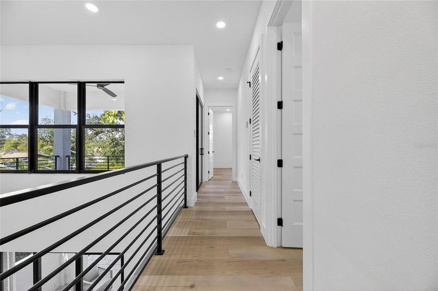 Spacious, unfurnished interior of a new home in , Sarasota (Image 24).