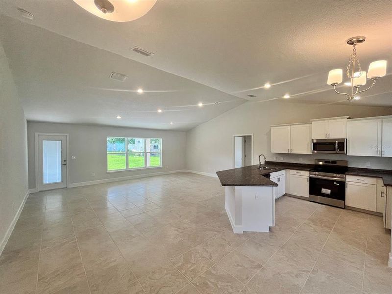 Image 14 of a home in Orange Blossom Hills.