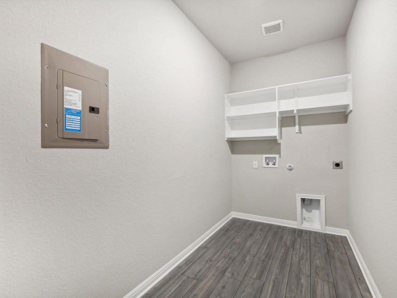 Photo is not of the actual home, but is an inspirational photo of builder’s model home and may depict options, furnishings, and/or decorator features that are not included Photo is not of the actual home, but is an inspirational photo of builder’s model home and may depict options, furnishings, and/or decorator features that are not included