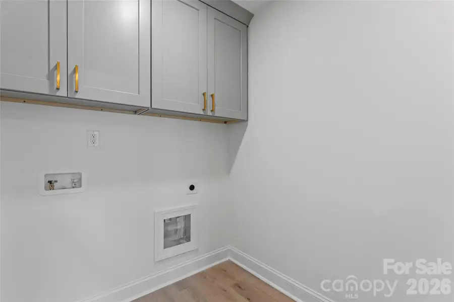 Spacious, unfurnished interior of a new home in , Harrisburg (Image 21).