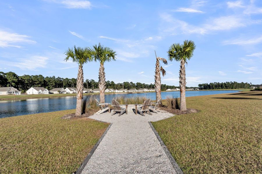 Community amenities in French Quarter Creek, Huger (Image 51).