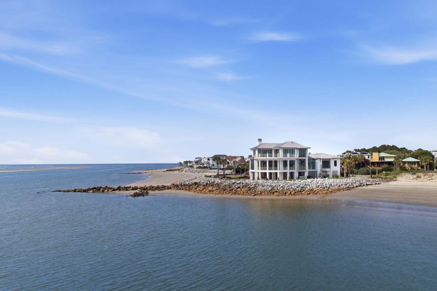 Condo located in Sullivan's Island, SC showcasing its design and architecture (Image 49).
