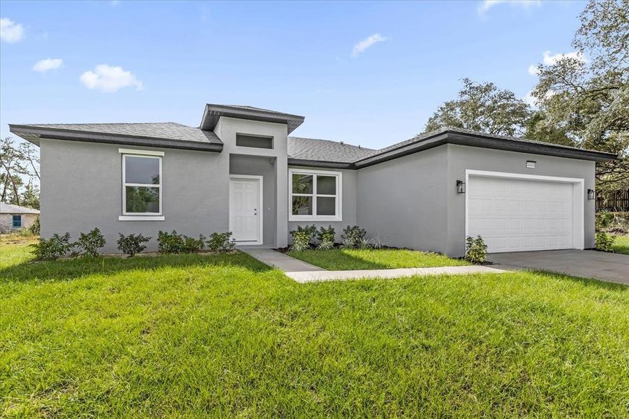 Exterior details and patio area of a home in , Ocala (Image 13).