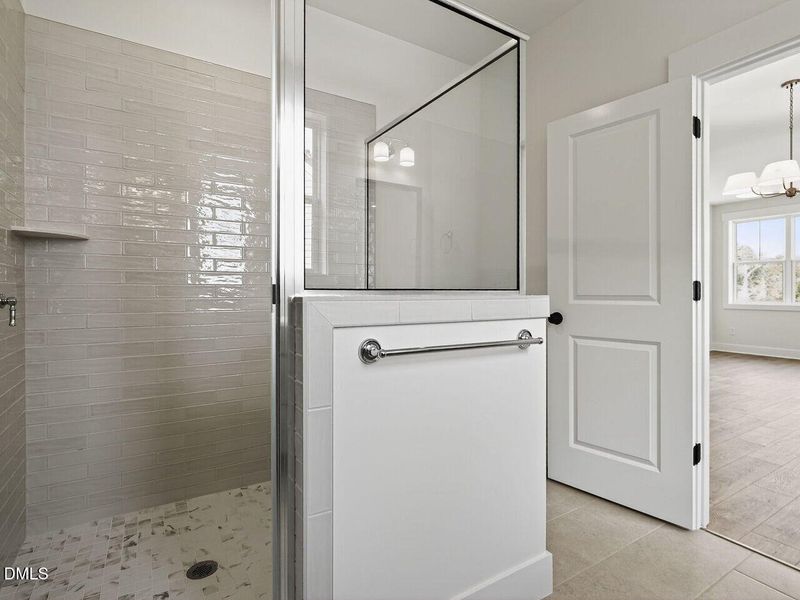 037-1280x960-bathroom