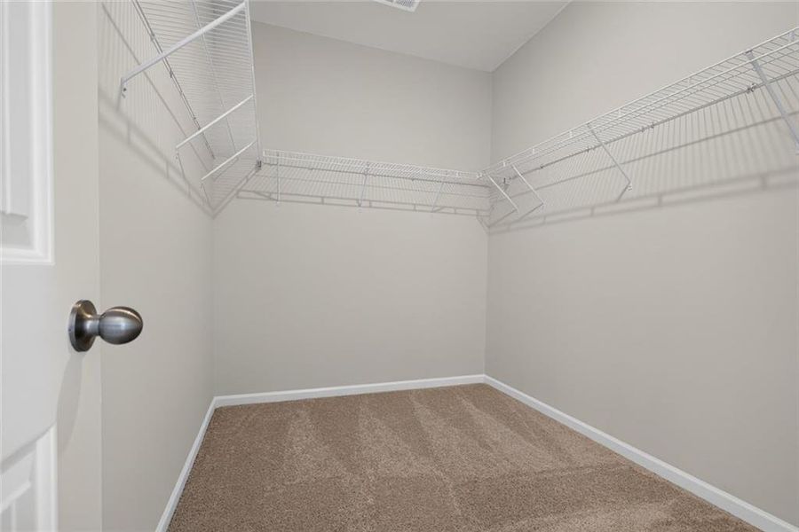 Spacious, unfurnished interior of a new home in Southbend, Rome (Image 36).