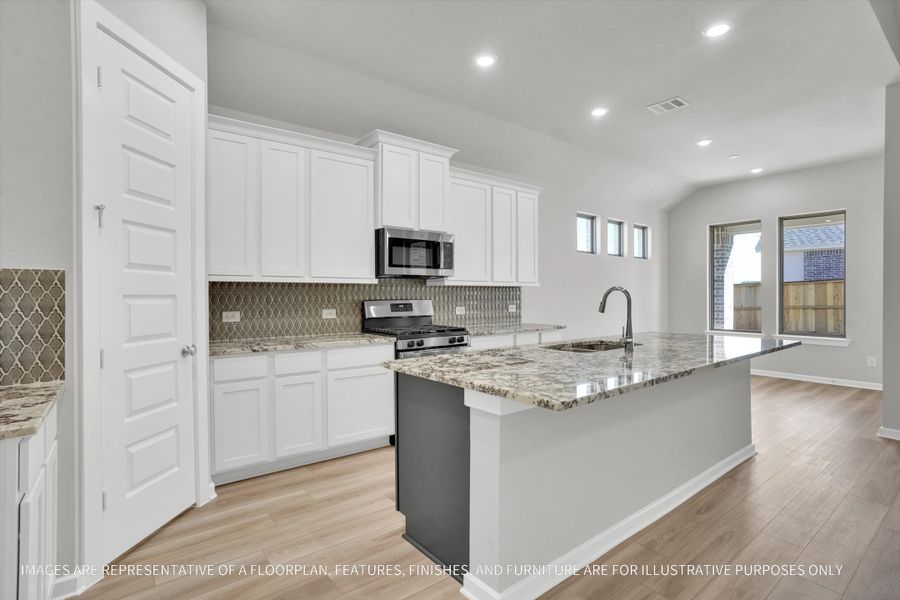 Furnished interior view inside a new home in River Ranch 55', Dayton (Image 6).