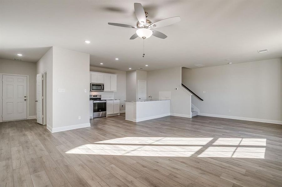 Spacious, unfurnished interior of a new home in Knight's Landing on Eden Road, Arlington (Image 35).