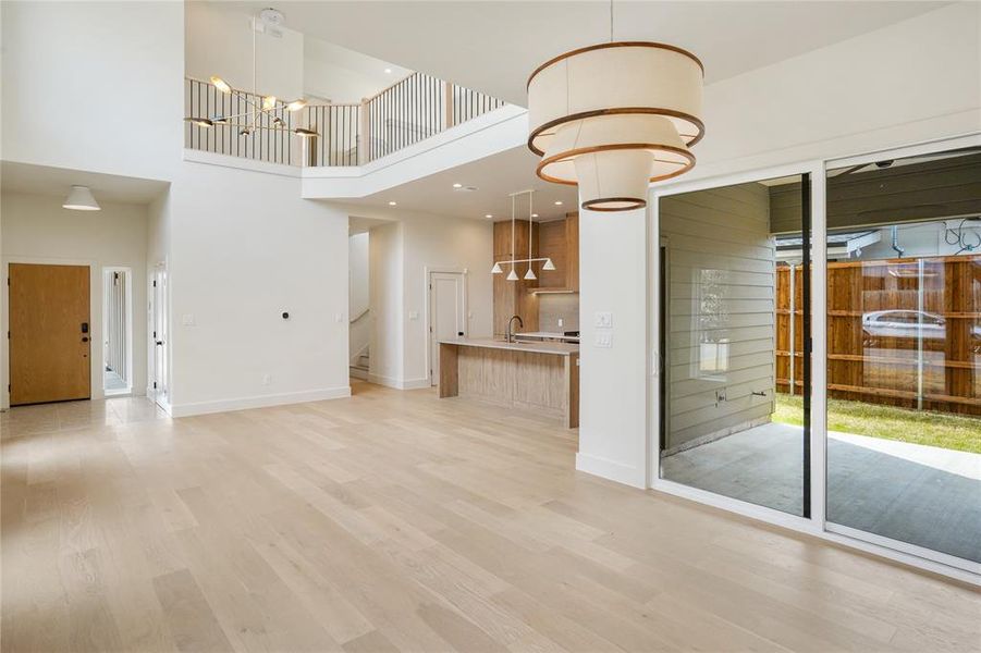 Spacious, unfurnished interior of a new home in , Dallas (Image 29).