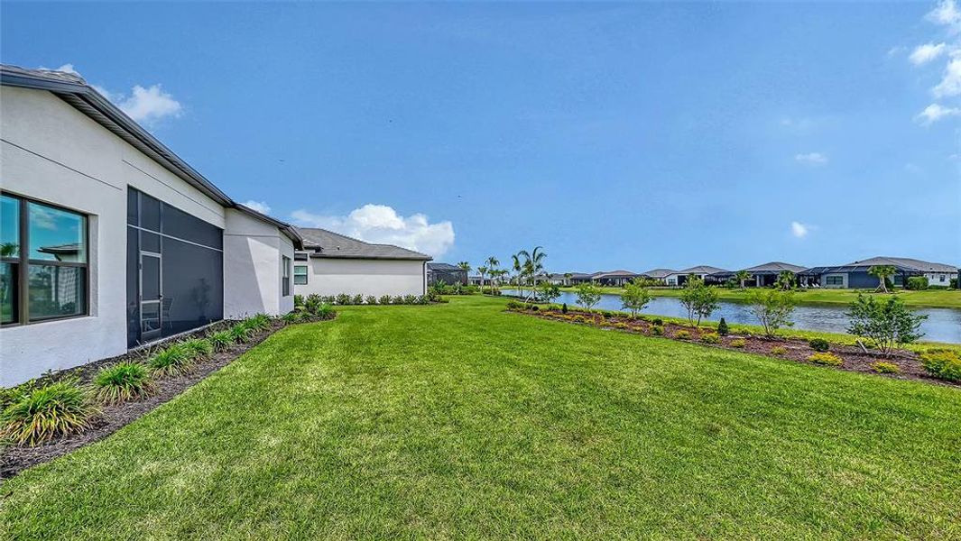 Exterior details and patio area of a home in , Sarasota (Image 4).
